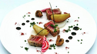 Factory - Tataki de thon au navet et poire caramélisée