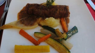 Les Aromates - Andouillette de troyes sauce forestière 