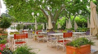 Montmirail - La terrasse