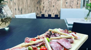 Le Relais des Garrigues - Un planche de charcuteries