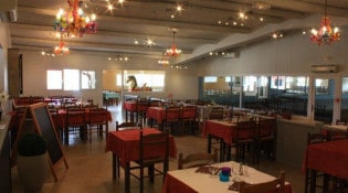 Auberge la bastide neuve - La salle de restauration 
