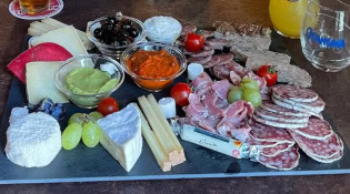 Le Shake Point - Une planche de charcuteries et fromage