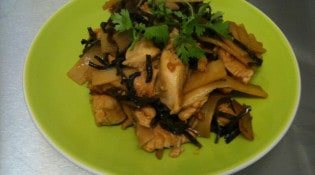 S.Viet - Porc aux pousses de bambou et champignons noirs