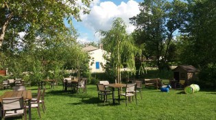 Au bord de l'eau - La terrasse 