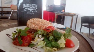 Boards’n’Burgers - Burger ollie grab mozza