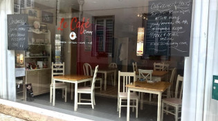 Le Café - La façade