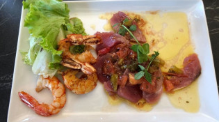 La Marina du Ponteil - Gambas et carpaccio de thon à la sauce vierge