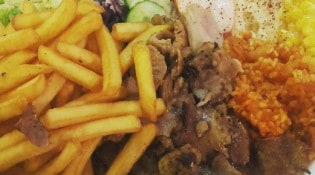 Chiche Kebab Ozan - Une assiette
