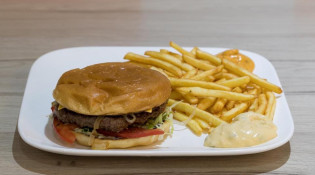 Whynot - Burger avec des frites