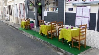 Le Point Gourmand - La façade du restaurant