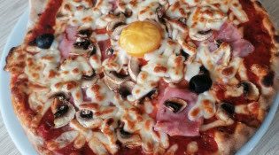 Le Ravières - Une pizza