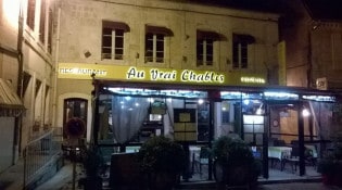 Au Vrai Chablis - La façade du restaurant