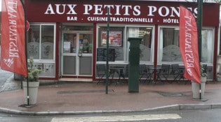 Aux petits ponts - Le restaurant