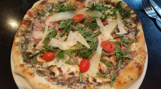 Carmina - Une pizza