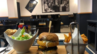 L'Auberge de Boulogne - Un burger, frites