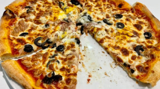 Le neuf deux - Une pizza