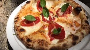 Sapori - Une pizza