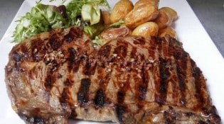 La salle à manger - Un plat