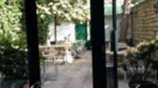 Coté jardin - La terrasse