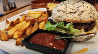 Chiken4seasons - Une assiette burger