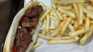 Porte d’Istanbul - Un sandwich, frites