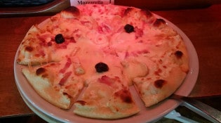 Bella Pizza - Une pizza