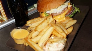 Le American Burger - Un burger et frites