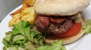 La Cantine - Un burger et frites