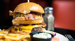 Indiana Café - Un burger, frites