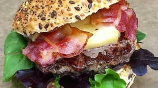 L'Arrêt Gourmand - Burger à la raclette fumée fermière et au bacon