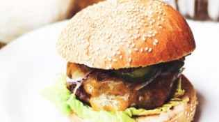 L'Instant Partagé - Un burger