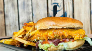 Le Friendly - Un burger, frites