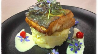 Le Golden Tulip - un plat