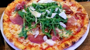 Via Veneto - Une pizza