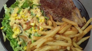 Fast and food - Entrecôte fraîche frites maison crudités