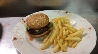 Fop'snack - Un burger et frites 