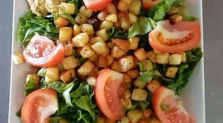 Pizzas carrees - Une salade