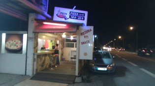 Carlito's pizza - La façade du restaurant