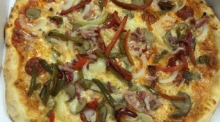 Made in Italy - Une pizza vesuvio