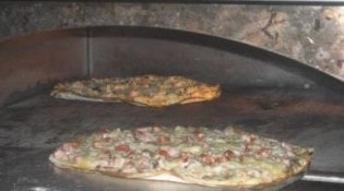Loulouflammes - Des pizzas au four