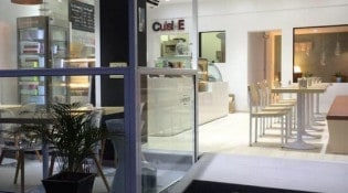 L'emporter - L' intérieur du restaurant