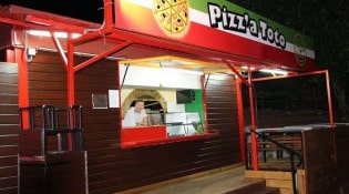 Pizza toto - La façade du restaurant