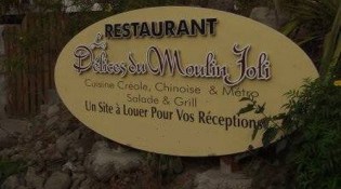 Les Delices Du Moulin Joli - Devanture du restaurant