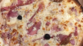 Au Vent Des Gourmands - Une pizza