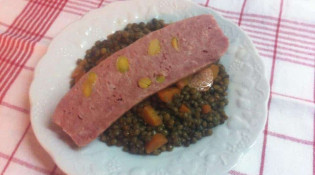 Aux Rots Du Roy - Saucisson de Lyon aux pistaches et ses lentilles vertes du Berry