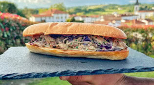 Gaillards - Un sandwich