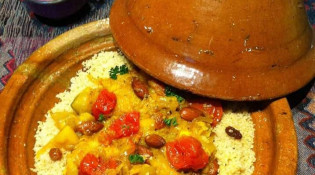 Globe saveurs - Tajine de légumes à l'orange, raisin et amande