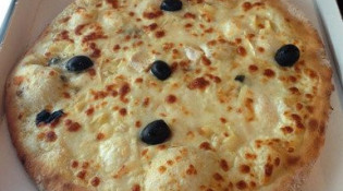 Gusto'Pizza - une pizza 4 fromages base crème fraîche