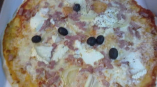 La Fine Bouche - la pizza à base tomate