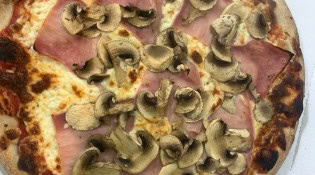 La roulotte à pizzas - Une pizza